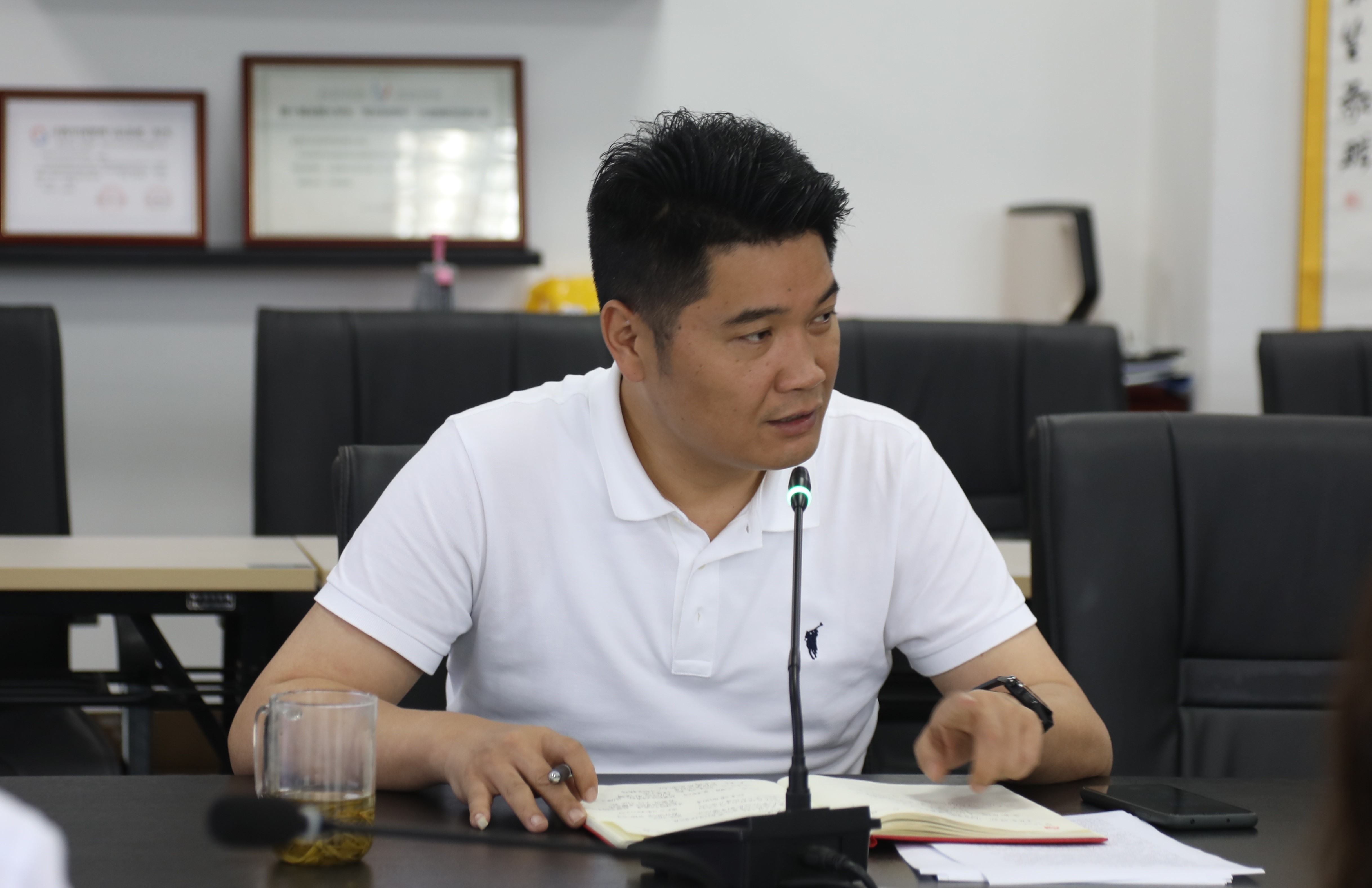 商学院党总支书记,院长许小军总结指出,党史学习教育是牢记初心使命